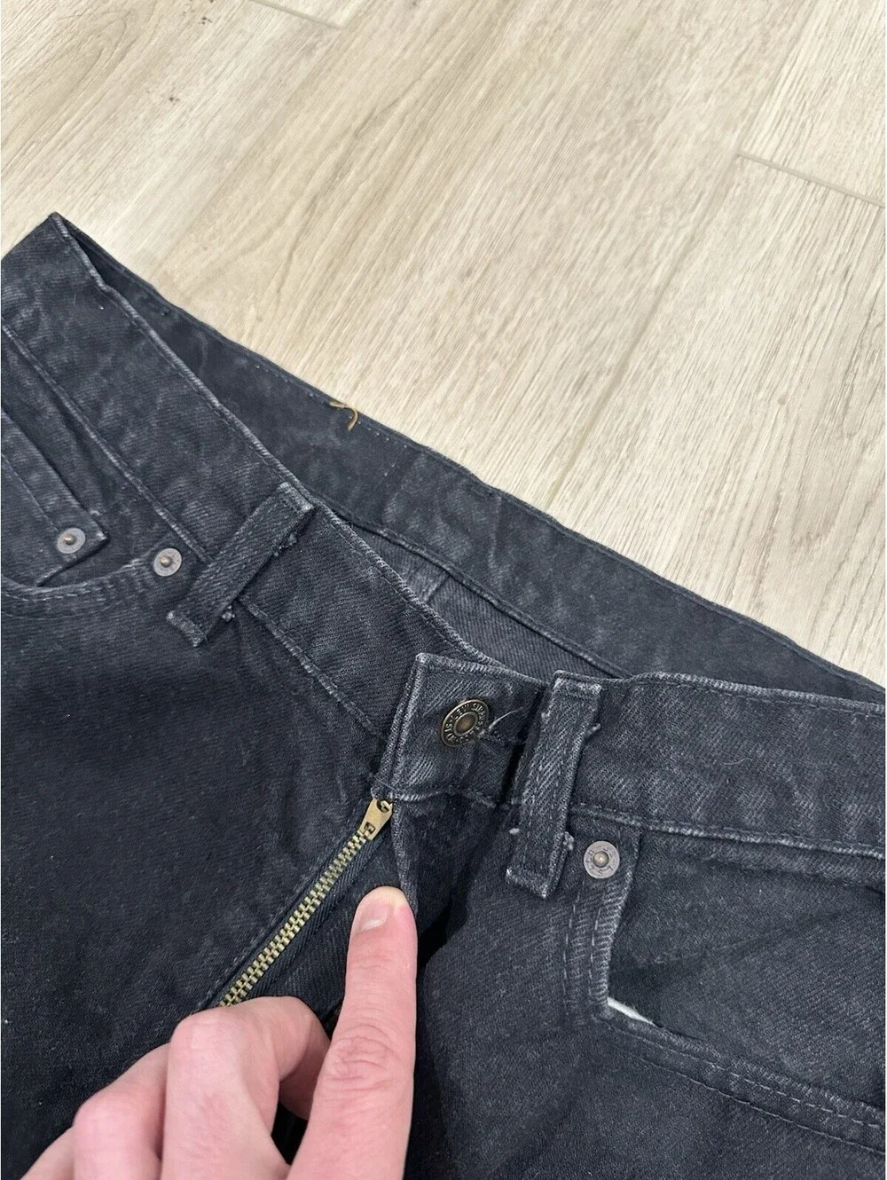 Vintage Levis 550 Jeans Mens 34x34 Black Denim Cotton Straight Relaxed Made USA